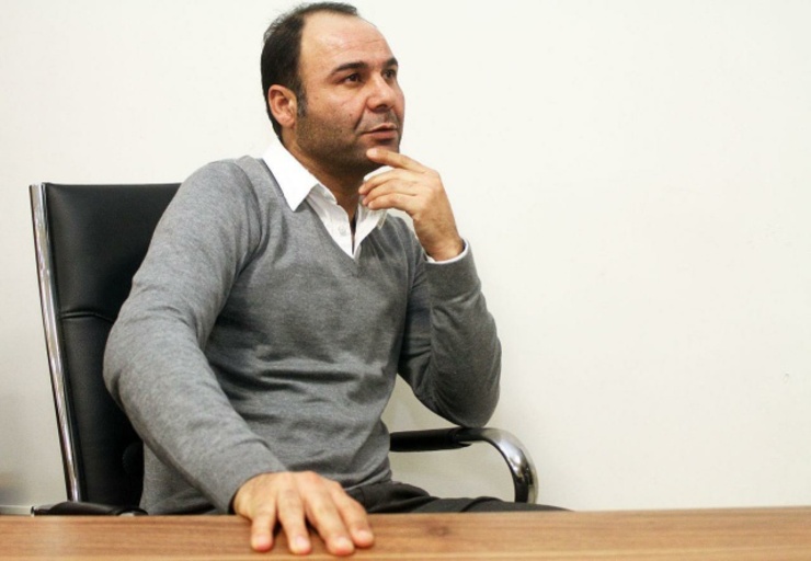 سرمربی شهرخودرو باز هم بر اخراج مهدی رحمتی تاکید کرد و گفت: او جایی در تیمم ندارد‌.