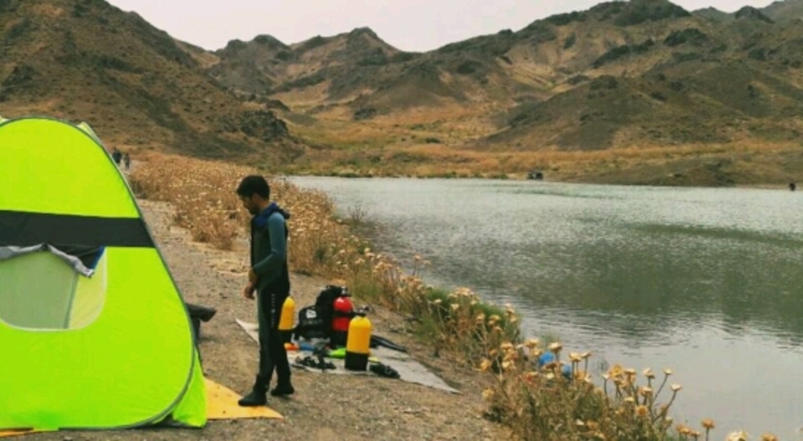 جسد جوان ۲۰ساله توسط نیرو‌های امداد و نجات آتش نشانی سبزوار از آب خارج شد.