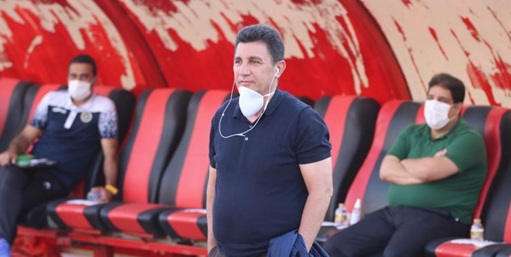 سرمربی سپاهان به دلیل کسالت راهی بیمارستان شد.