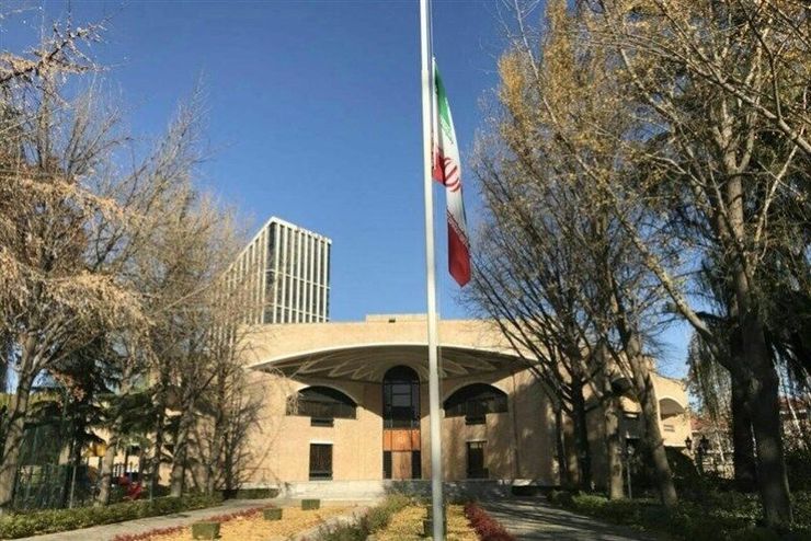 سفارت جمهوری اسلامی ایران در چین اطلاعیه‌ای را در خصوص بازگشت هموطنان و دانشجویان ایرانی به پکن صادر و اعلام کرد: ایمیل‌های کنسولی به صورت روزانه پیگیری می‍‌‌‌‎شود و در پایان روز هیچ ایمیلی بدون رسیدگی در صندوق باقی نمی‌ماند.