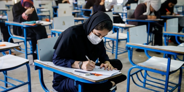 نایب رییس مجلس با بیان اینکه تعویق کنکور به بهانه سلامت دانشجویان در عمل نشدنی است، آن را به سود مافیای کنکور و به ضرر متقاضیان دانست.
