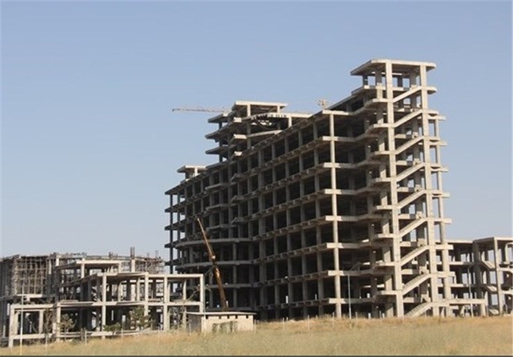 مدیر درمان تامین اجتماعی خراسان رضوی با اشاره به پیگیری‌های استان در خصوص تکمیل بیمارستان ۷۰۰ تخت خوابی رضا در مشهد گفت: در این خصوص که آیا پروژه زمین زده و از ابتدا ساخته شود یا همین سازه ادامه یابد، مرکز باید تصمیم گیری کند.