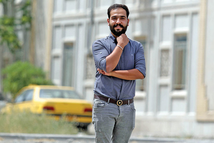 حمید صادقی، هنرمند جوان مشهدی ساکن محله مجیدیه، فیلم‌سازی اجتماعی است و بیشتر آثارش انعکاس‌دهنده اوضاع و احوال و معضلات روز جامعه و مردمان شهر و دیارش است.