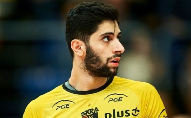 میلاد عبادی‌پور تابعیت لهستان را اخذ کرد‌.