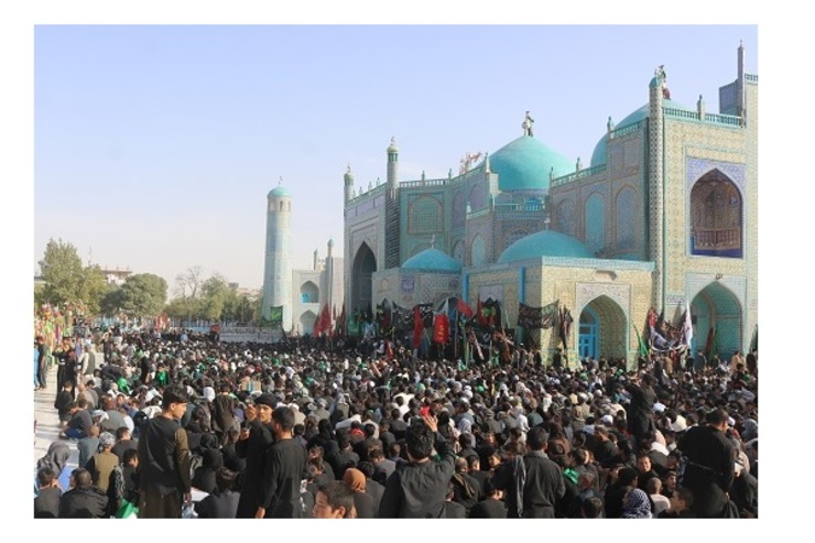 دلباخته‌گان مکتب عاشورا این روز‌ها و شب‌ها در جای جای این کره خاکی لباس عزا بر تن دارند و برای شهدای کربلا عزاداری می‌کنند. این عزاداری در کشوری مثل افغانستان که مردمش مسلمان هستند و ارادتمندان اهل بیت فارغ از اینکه شیعه هستند یا اهل تسنن، سابقه‌ای طولانی دارد، پیشینه‌ای که ریشه در دل تاریخ دارد.
