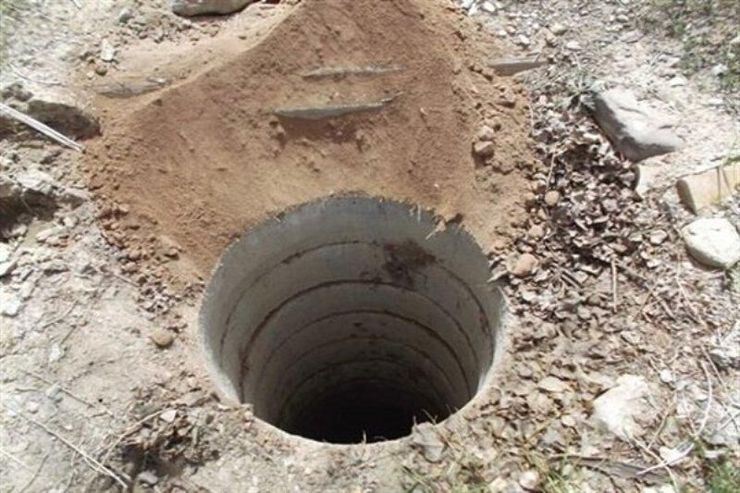 چاه غیر مجاز به عمق ۱۵۰ متر و دبی ۷۰ لیتر بر ثانیه در اراضی کاهو که به صورت ماهرانه‌ای داخل چهاردیواری پنهان شده بود، توسط گروه گشت و نظارت امور شناسایی شد.