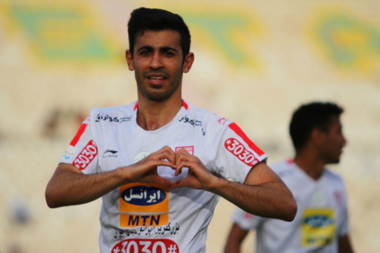 کار بازیکن ذوب آهن با پرسپولیس تمام شد و او را باید پرسپولیسی بدانیم.