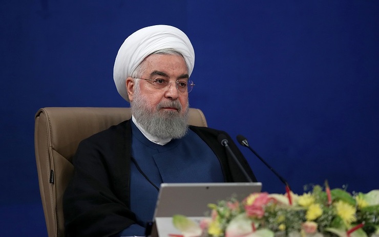 رییس جمهوری با بیان اینکه نباید اجازه دهیم تکانه‌های اقتصادی، چون تحریم یا تنگنا‌های کرونایی آهنگ توسعه کشور را کند کرده و به اقتصاد خانوار و معیشت و رفاه مردم ضربه بزند، گفت: دولت تلاش کرده در دو حوزه اقتصاد کلان و اقتصاد خانوار سیاست‌ها و برنامه‌های دقیقی در این زمینه تدوین و اجرایی کند.