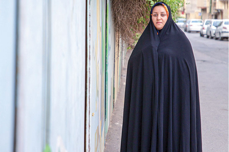 راهله حاتمیان، نویسنده کودک ساکن محله امام هادی مشهد و نویسنده داستان‌های «مملی» است