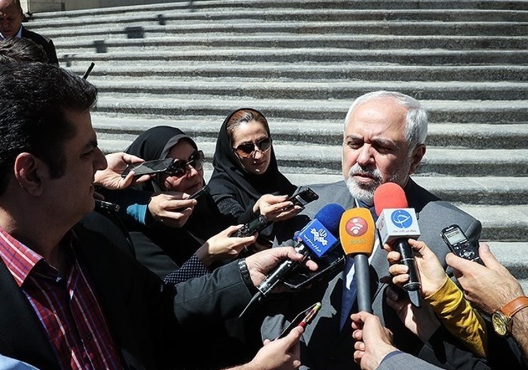 وزیر خارجه کشورمان تاکید کرد: بنده و همکارانم در وزارت امور خارجه و نمایندگی‌های جمهوری اسلامی ایران از هیچ اقدامی برای سربلندی کشور و برافراشته‌ماندن پرچم پرافتخار جمهوری اسلامی بر فراز سفارتخانه‌های ایران در سراسر جهان کوتاهی نکرده ایم.
