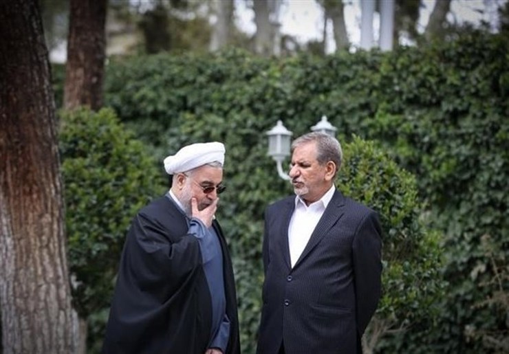 در سال آخر دولت زمزمه‌هایی از برداشتن تحریم‌ها به گوش می‌رسد که در این گزارش به راهکار‌های دولت در این‌باره می‌پردازیم.