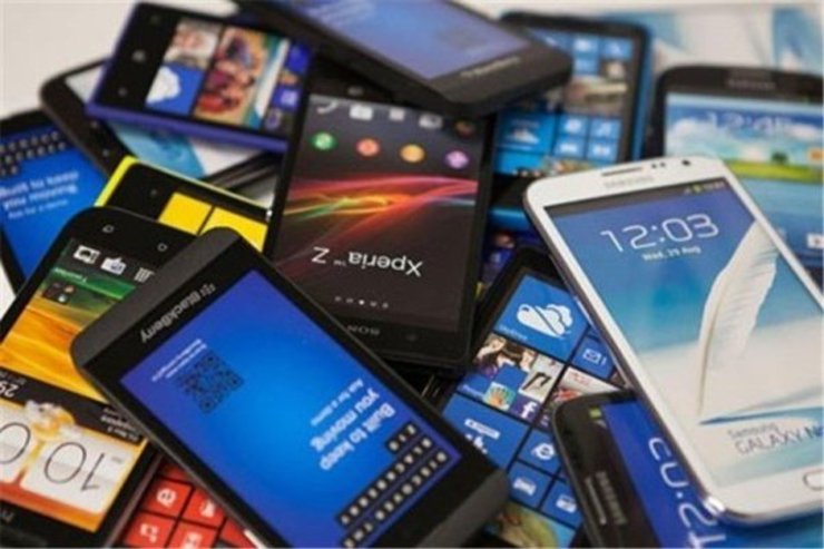 رییس اتحادیه صوت و تصویر درباره علت افزایش قیمت گوشی‌های تلفن همراه در روز‌های اخیر توضیحاتی را ارائه کرد.
