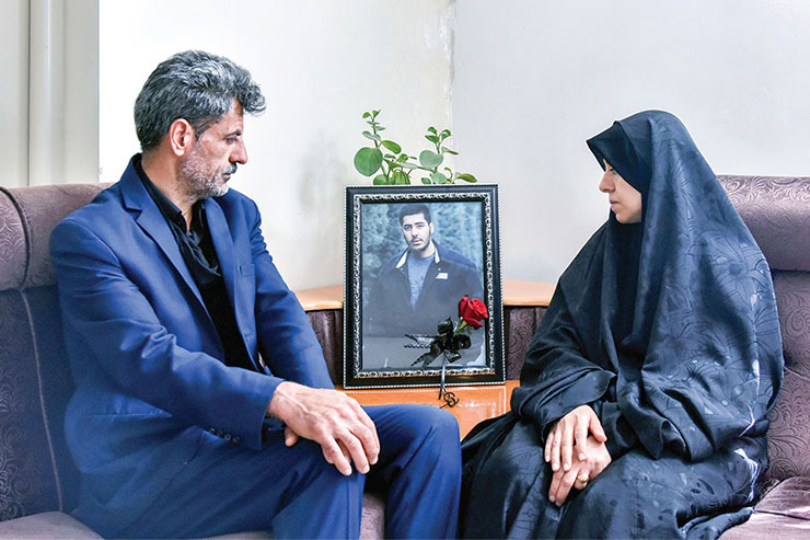 روز‌های خدمت سربازی سعید رحمانی مانند برادرش با برگشتن به خانه و رفتن به‌سوی زندگی عادی ختم نشد. او از برجک مراقبت در زابل به قطعه شهدای روستای گناباد، حوالی چشمه‌گیلاس مشهد، برگشت تا قلب مادرش را برای همیشه داغدار کند و حسرت آغوش فرزند را بر دلش بگذارد
