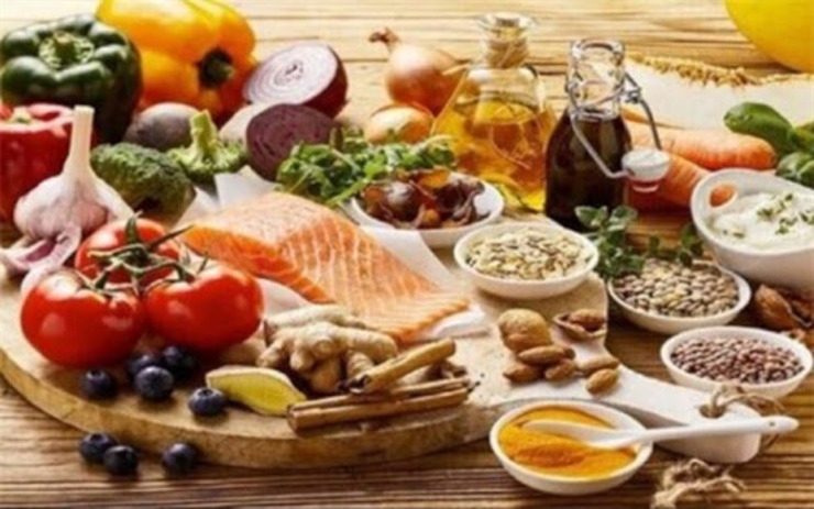 یک متخصص تغذیه و رژیم درمانی درخصوص راهکار‌های تغذیه‌ای برای تقویت سیستم ایمنی بدن دانش آموزان در روز‌های کرونایی توضیحاتی را ارائه کرد.