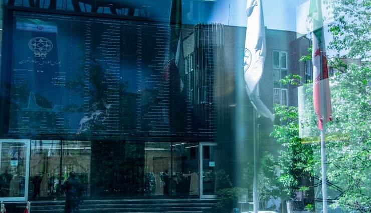 دبیر مجمع تشخیص مصلحت نظام در صفحه اینستاگرام خود در یادداشتی با عنوان «بازار هیجانی، نقدینگی رهاشده و ضرر بازیگران کم‌اطلاع!» به تحلیل وضعیت این روز‌های بورس پرداخت.