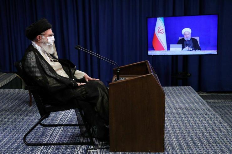  در آستانه فرارسیدن ایام شهادت شهیدان رجایی و باهنر و در نخستین روز از هفته دولت، جلسه‌ی هیئت دولت از طریق ارتباط تصویری با حضرت آیت‌الله خامنه‌ای در حال برگزاری است.