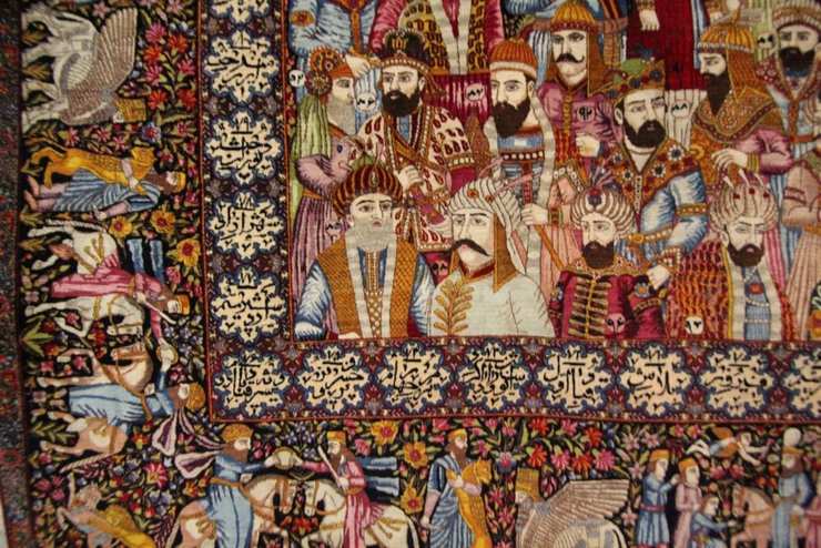ایران در سال ۲۰۱۸ دومین صادرکننده فرش دست‌باف دنیا بود، اما با کاهش  ۲۰۰ میلیون دلاری صادرات در سال ۲۰۱۹ به رتبه سوم صادرات این کالا در جهان تنزل یافت.