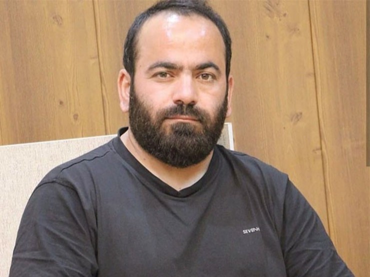 سیدحسن آقا میری واعظی که سال گذشته خلع لباس شد با انتشار عکسی در اینستاگرام، از ابتلای خود به کرونا خبر داد و گفت در دفتر کار خود، خود را قرنطینه کرده است.