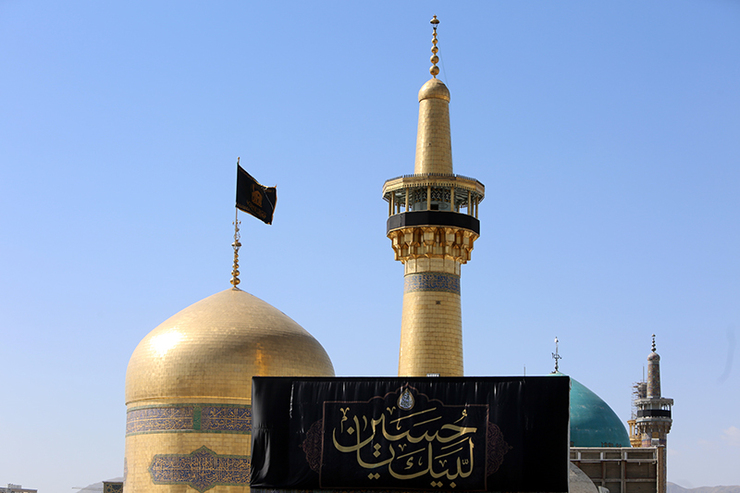 همزمان با سالروز شهادت مظلومانه سیدالساجدین حضرت زین‌العابدین(ع)، مراسم عزاداری این امام همام در بارگاه نورانی ثامن‌الحجج(ع) اقامه شد.