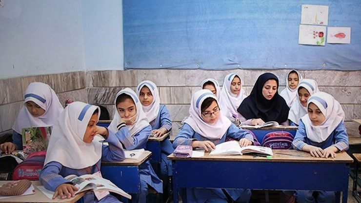 محمدجواد آذری جهرمی اعلام کرد: استفاده از شبکه شاد در سراسر کشور رایگان شده است و همه اپراتورها استفاده از این شبکه را برای دانش آموزان و معلمان رایگان کردند