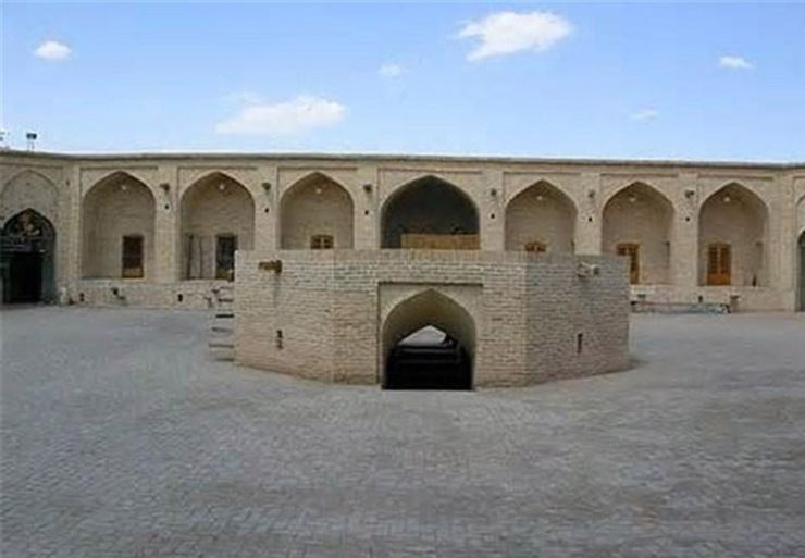 کاروان‌سرای تاریخی فریمان که با مشارکت شهرداری و میراث فرهنگی در حال مرمت است، به مرکز فرهنگی و گردشگری تبدیل می‌شود.