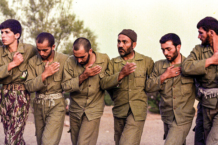 محرم را پشت سر گذاشته‌ایم، ایام صفر است و امسال هفته دفاع‌مقدس نیز در آن جای گرفته است. ما نیز به این بهانه پای صحبت جانبازان و آزاده ساکن در منطقه نشستیم تا با شنیدن خاطراتشان از ایام محرم و صفر و عزاداری‌ها در دوران جنگ به آن زمان سفر کنیم.