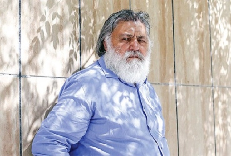 گفتگو با علی آزادنیا، پیش‌کسوت تئاتر مشهد، که تعطیلی تئاتر او را بیمار کرده و از فاصله ایجادشده بین دو نسل قدیم و جدید هنر‌های نمایشی دلخور است.