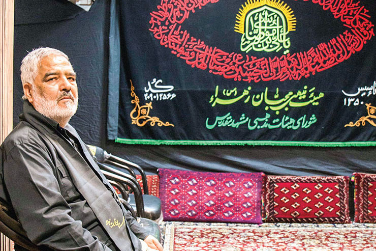 بزرگ در یک روایت کوچک چندخطی جا نمی‌گیرد، اما حالا مجبوریم ۷۰ سال از زندگی  حاج ماشاءا... هدایت‌پور  که در یک محله دار قالی زده و کارگاه‌های تولید ۳۰۰-۴۰۰ نفری راه‌اندازی کرده است، خلاصه و تند مرور کنیم.