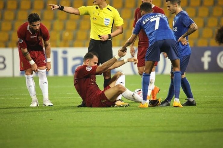 شهرخودرو و الهلال در نیمه نخست به تساوی بدون گل دست یافتند.