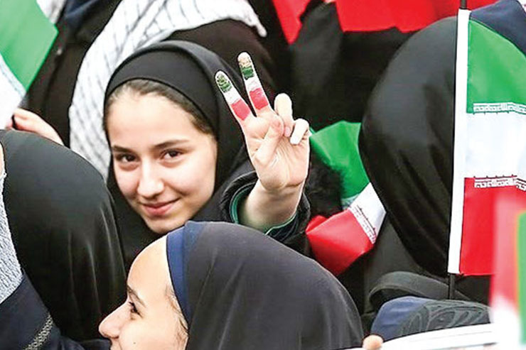 هویت ملی مجموعه‌ای از نشانه‌ها و آثار مادی، زیستی، فرهنگی و روانی است که سبب تفاوت جوامع از یکدیگر می‌شود و اصلی‌ترین حلقه ارتباطی بین هویت‌های خاص محلی و هویت‌های عام فراملی است.