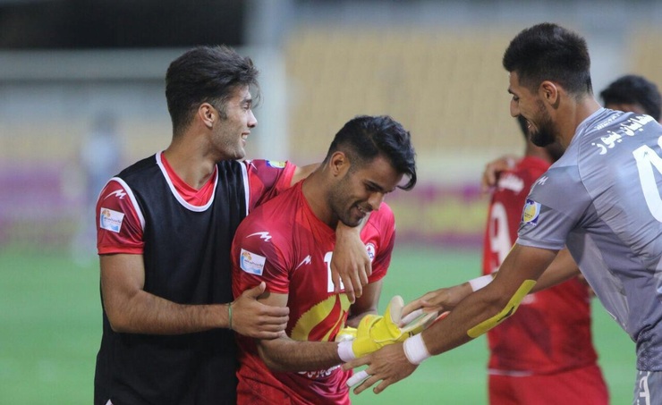 مهاجم تیم پرسپولیس احتمالا دو هفته از میادین دور خواهد بود.