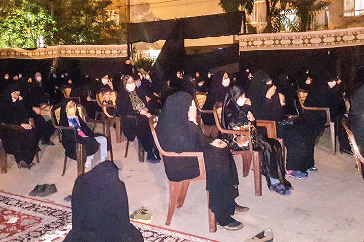 به طور حتم کرونا هم حریف عشق حسین (ع) نمی‌شود و نمی‌تواند عاشقان حسینی را خانه‌نشین کند. عاشقانی که پای مکتب حسینی بزرگ شده‌اند و معنای بسیاری از حرف‌ها را بیشتر از دیگران درک می‌کنند.