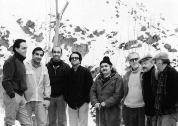 با تأسی از مولانا که فرموده است «خوش‌تر آن باشد که سر دلبران/ گفته آید در حدیث دیگران»، در این گزارش سخنان بزرگان ادبیات معاصر ایران درباره مهدی اخوان‌ثالث را مرور می‌کنیم.