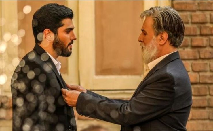 در این چند ماه هم فیلم سینمایی پیشنهادشده است و هم سریال که هیچ‌کدام ترغیبم نکردند که کار کنم، قرار هست کار کنم اما نه هر کاری.
علت اینکه کار کردن در «آقازاده» پذیرفتم این است که سریال خوبی بوده و کارگردانی و فیلمنامه خوبی دارد.