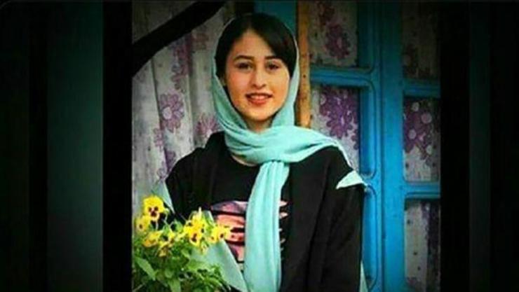  مادر رومینا اشرفی نوجوان ۱۳ساله تالشی که خرداد ماه امسال توسط پدرش به قتل رسید ، گفت: رای دادگاه برای همسرم تنها ۹ سال و برای بهمن خاوری ( پسری که رومینا با او فرار کرده بود) دوسال حبس اعلام شده است.