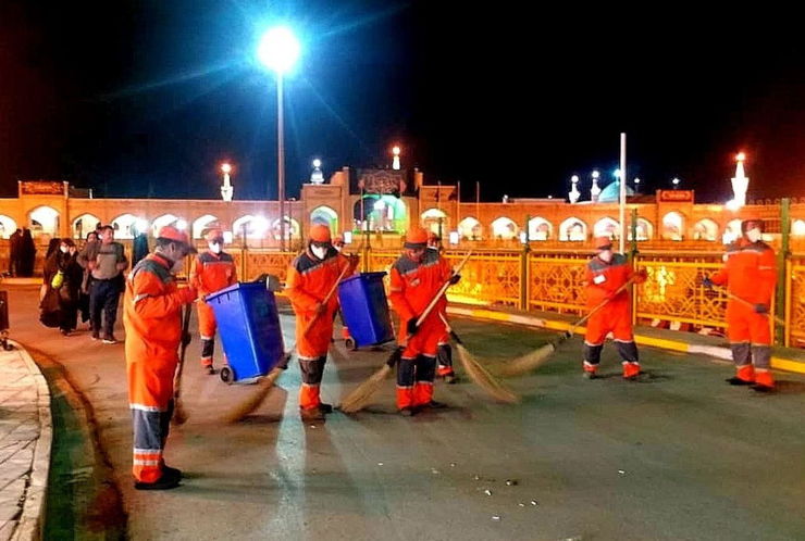 مدیرکل هماهنگی و نظارت بر خدمات شهری شهرداری مشهد گفت: بیش از هزار و ۵۰۰ پاکبان و نیروی کارگری برای نظافت و رفت و روب معابر منتهی به حرم رضوی در ایام تاسوعا و عاشورای حسینی مشغول خدمت‌رسانی هستند.