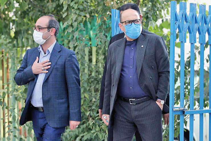 باشگاه استقلال بعد از حذف از لیگ قهرمانان آسیا همچنان روز‌های پر‌التهابی را سپری می‌کند. روز گذشته باشگاه پر‌طرف‌دار آبی پوش پایتخت بازهم شاهد اتفاقات عجیب‌و‌غریبی بود.