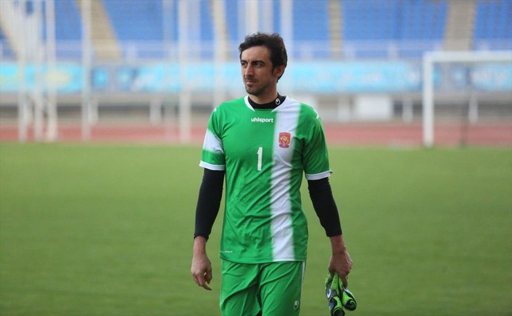 سرمربی شهرخودرو گفت: از محمد قاضی تشکر می‌کنم ولی باتوجه‌به اینکه برنامه ۳ ساله در پیش داریم، او از جمع ما جدا شد‌.
