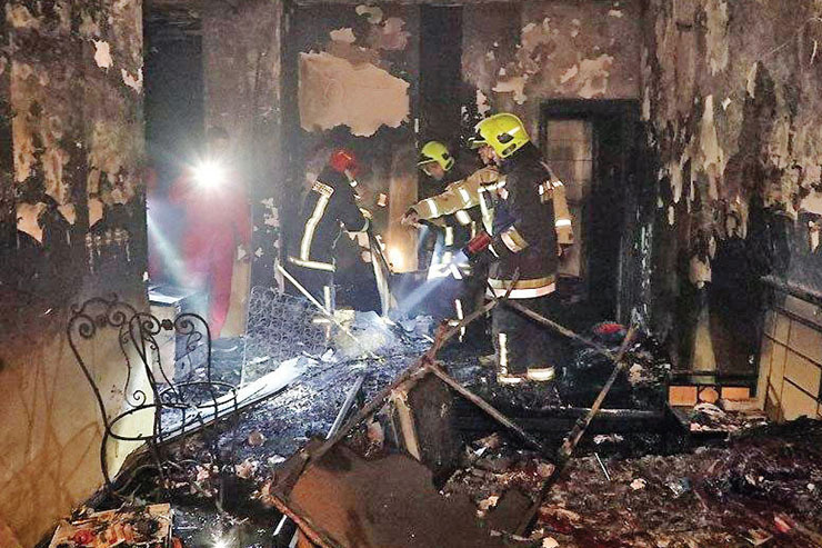 شامگاه شنبه ۱۲ مهر ۱۳۹۹ نیز ماجرای یک خانه‌سوزی سهمگین در بولوار منتظری مشهد، آتش‌نشانان را به محل کشاند که ساعتی درگیر خاموشی این حریق سرسخت بودند. ماجرای این آتش‌سوزی زمانی حساس شد که پیکر نیمه‌جان، برهنه و نیم‌سوخته مردی جوان، درون حمام این منزل مسکونی پیدا شد.
