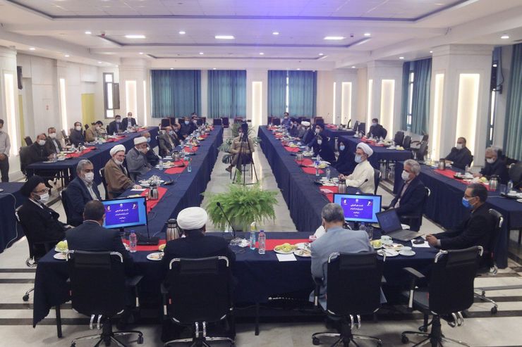 مدیرکل اطلاعات استان در نشست هم اندیشی با مسئولان دانشگاه های استان گفت: جنگ اقتصادی را با موفقیت پشت سر می گذاریم