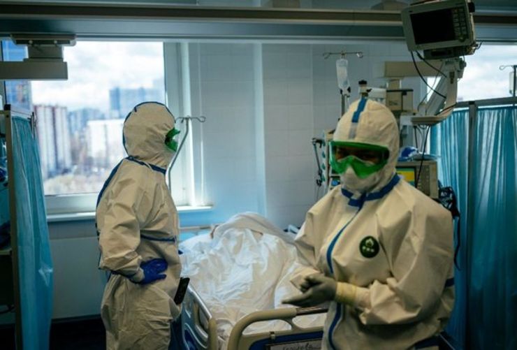 شمار مبتلایان به کروناویروس در جهان به ۳۵ میلیون و ۷۰۳ هزار و ۸۳۴ نفر رسیده و تاکنون مرگ یک میلیون و ۴۵ هزار و ۹۵۵ نفر نیز در اثر این بیماری تأیید شده است.