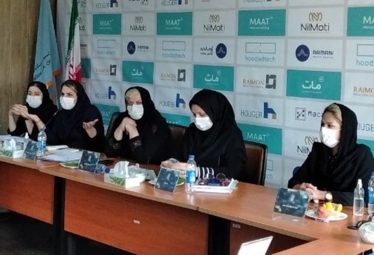 فدراسیون بسکتبال اعلام کرده خبرنگاران هم باید تست PCR بدهند! حال چطور یک خبرنگار می‌تواند از پس هزینه‌های این تست برآید ما هم نمی‌دانیم! شاید فدراسیون نشین‌ها فکر می‌کنند خبرنگاران هم همچون بازیکنان و مربیان حقوق چند ده میلیونی می‌گیرند.