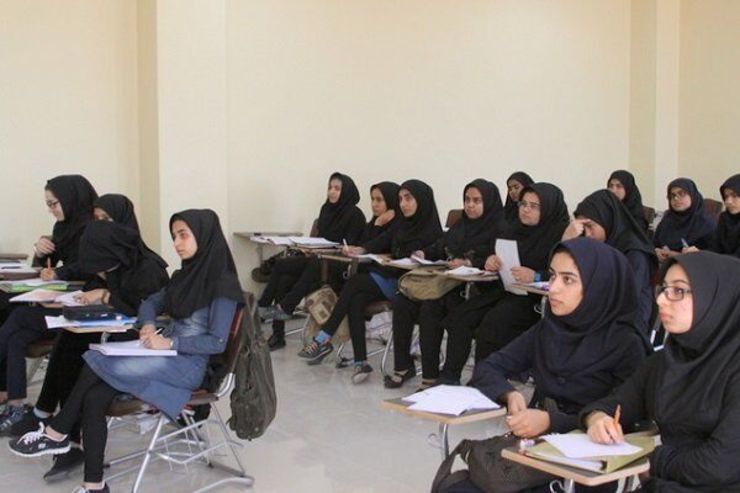 فرزندم دانشجو و تحت تکفل من است و جایی شاغل نمی‌باشد چگونه می‌تواند نزد سازمان تأمین اجتماعی بیمه پرداخت کند؟