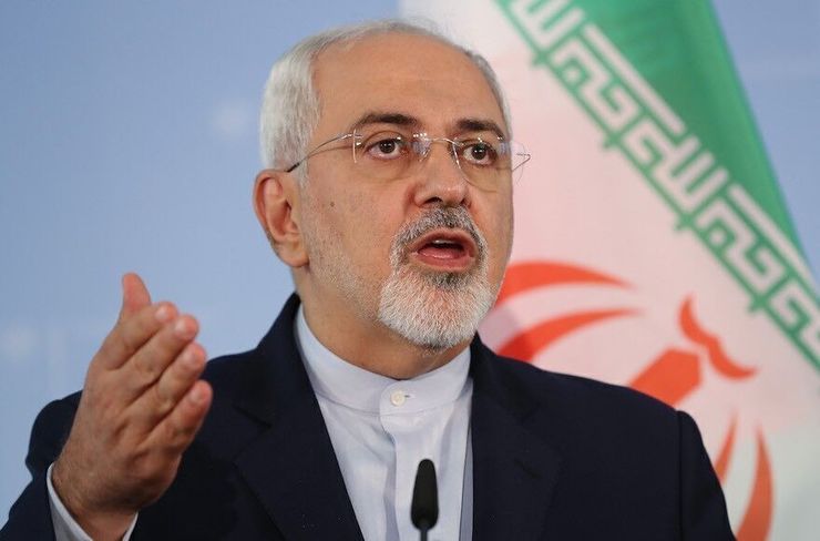 محمد جواد ظریف وزیر امور خارجه ایران در واکنش به تحریم‌های ظالمانه آمریکا علیه بانک‌های ایرانی نوشت: آمران و مجریان که پول‌های ما را بلوکه کنند به دست عدالت سپرده خواهند شد.