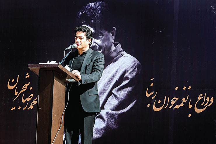 مراسم خاکسپاری خسرو آواز ایران دیروز در جوار آرامگاه حکیم توس برگزار شد