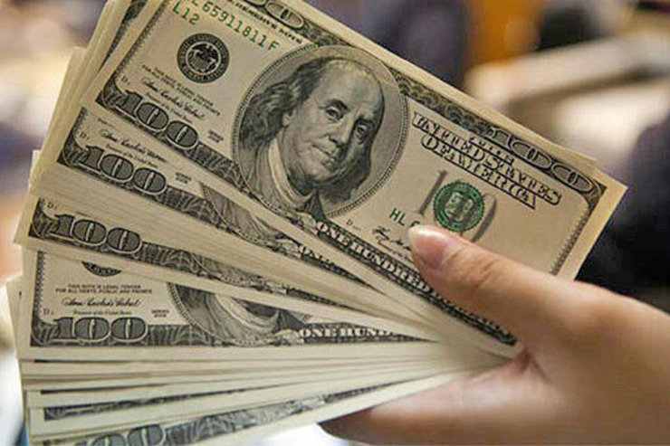 در ابتدای روز یکشنبه قیمت دلار به بالای ۳۱ هزار تومان رفت و در اواسط روز به نزدیکی ۳۱ هزار و ۷۰۰ تومان نیز رسید