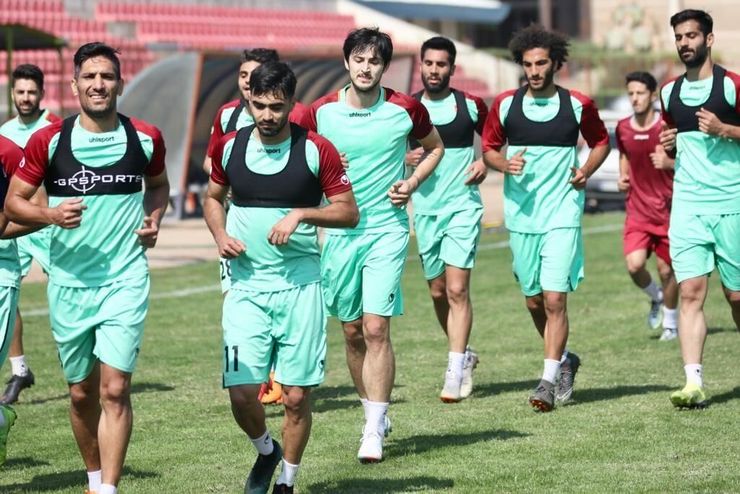 مهاجم لژیونر تیم ملی فوتبال کشورمان ظهر امروز در تمرینات شهرخودرو حضور یافت و با شاگردان رحمتی تمرین کرد.