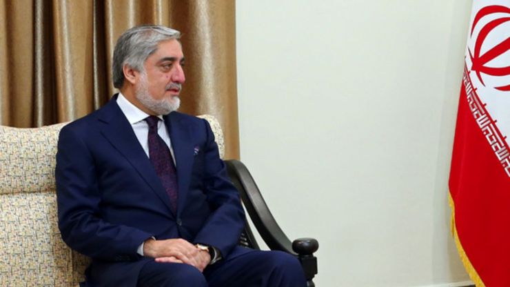 عبدالله عبدالله، رییس شورای عالی صلح افغانستان که در راس هیاتی از مقامات شورای‌عالی مصالحه ملی، نمایندگان مجلس ملی افغانستان و مقامات وزارت خارجه آن کشور به تهران سفر کرده، ظهر امروز با محمد جواد ظریف وزیر امورخارجه کشورمان دیدار و رایزنی کرد.