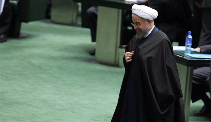 معاون دفتر رئیس جمهوری اظهار کرد: روحانی امروز از دلسوزان کشور خواست تا اجازه ندهند افرادی با مطامع و منافع زودگذر سیاسی، زمینه‌ساز تحقق آرزوی بدخواهان ایران شوند.
