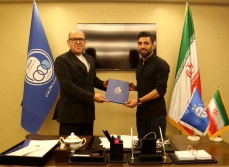 اقدامات احمد سعادتمند، مدیرعامل سابق استقلال، حالا به فاصله حدود یک ماه از برکناری‌اش یکی‌یکی مطرح می‌شود و استقلالی‌ها را نگران آینده می‌کند.